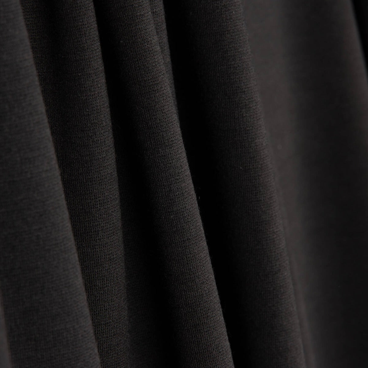 Schwarzes Roma Stitch Retal - Verschiedene Größen x 150 cm breit - Ribes y Casals