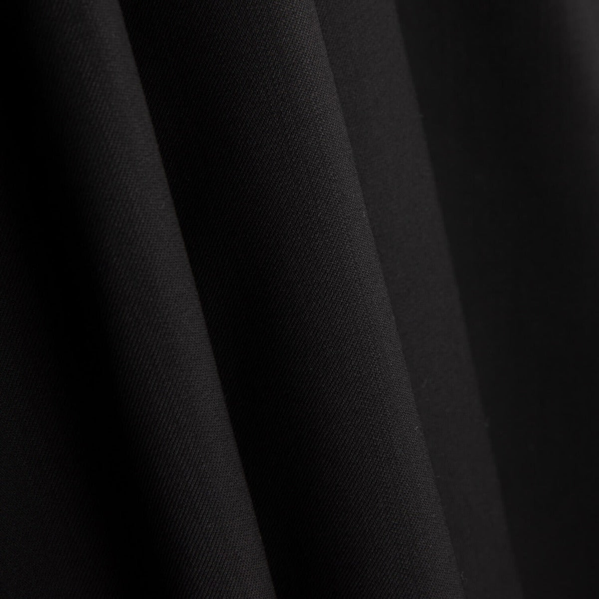 Schwarzer Cold Wool Tailoring - Ribes y Casals