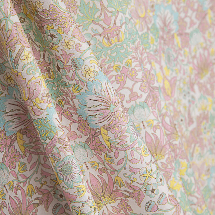 Bedrucktes Perkal „Garten von Versailles“ in Pastellrosa - Ribes y Casals