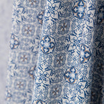 Blaue Mosaik-Popeline mit Blumenmuster - Ribes y Casals