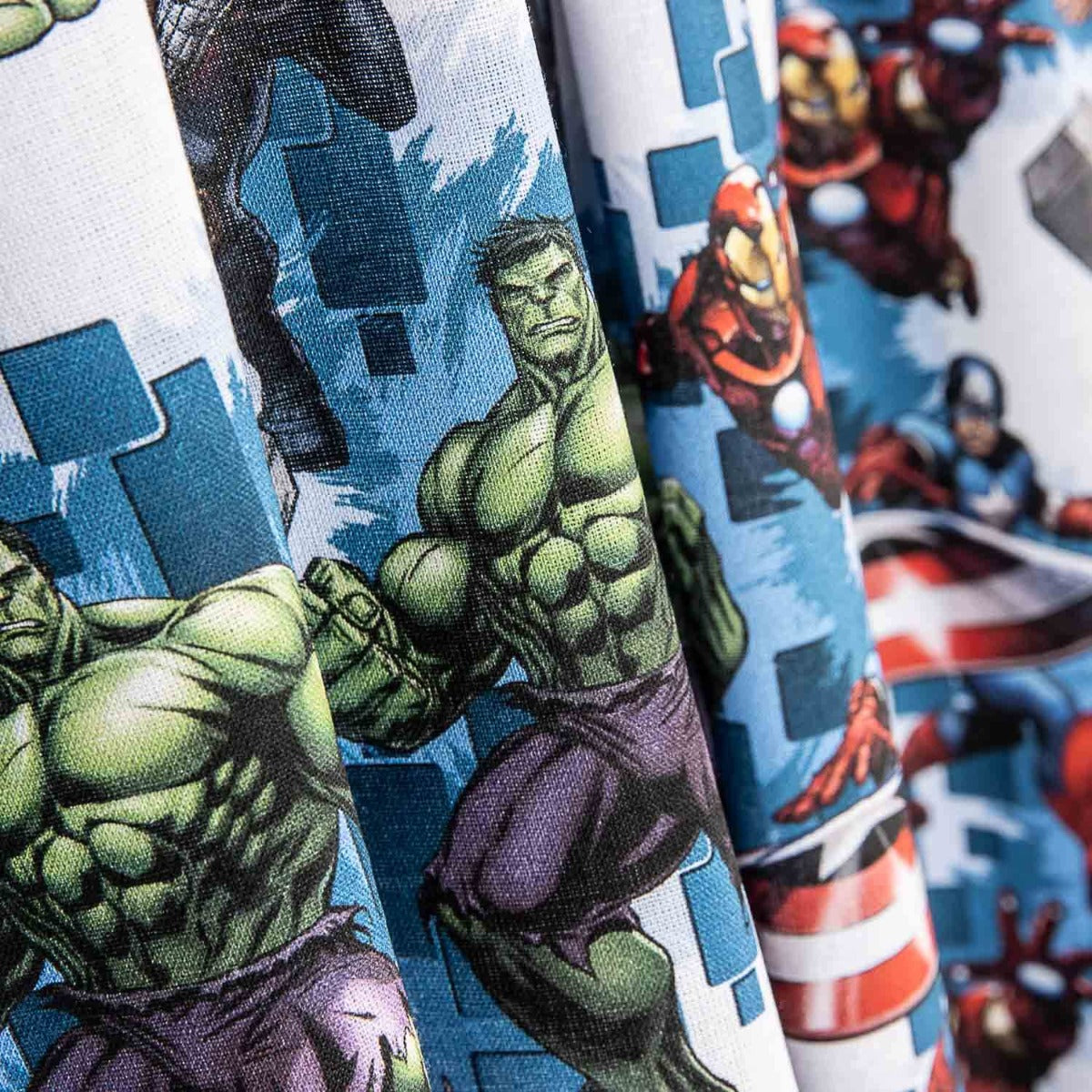 Cretona Avengers Popeline - Ribes y Casals