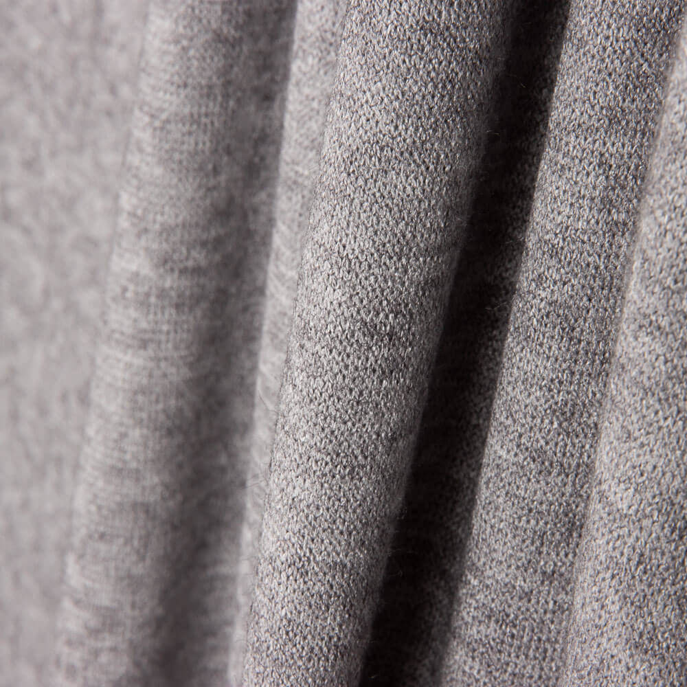 Angora-Strickwaren in Hellgrau - Ribes y Casals