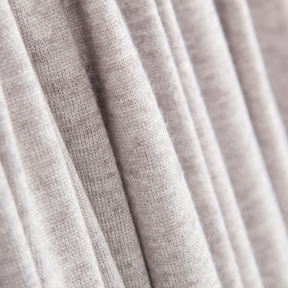 Hellgrauer Strickpullover - Ribes y Casals