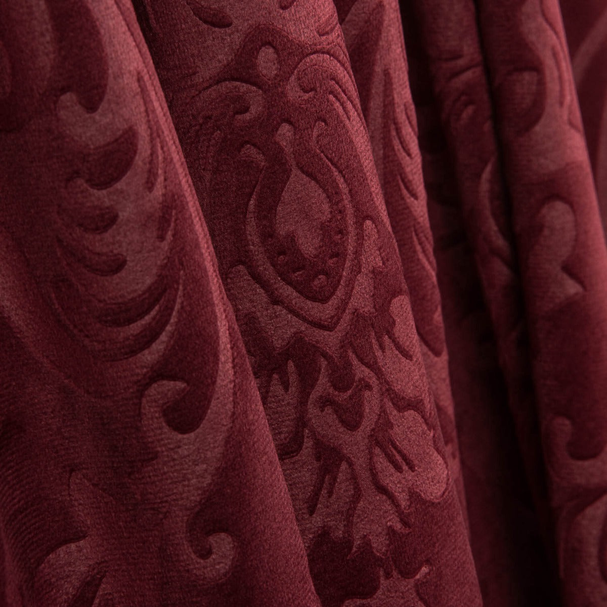 Kastanienbrauner Jacquard-Samtstrick in Granat - Ribes y Casals
