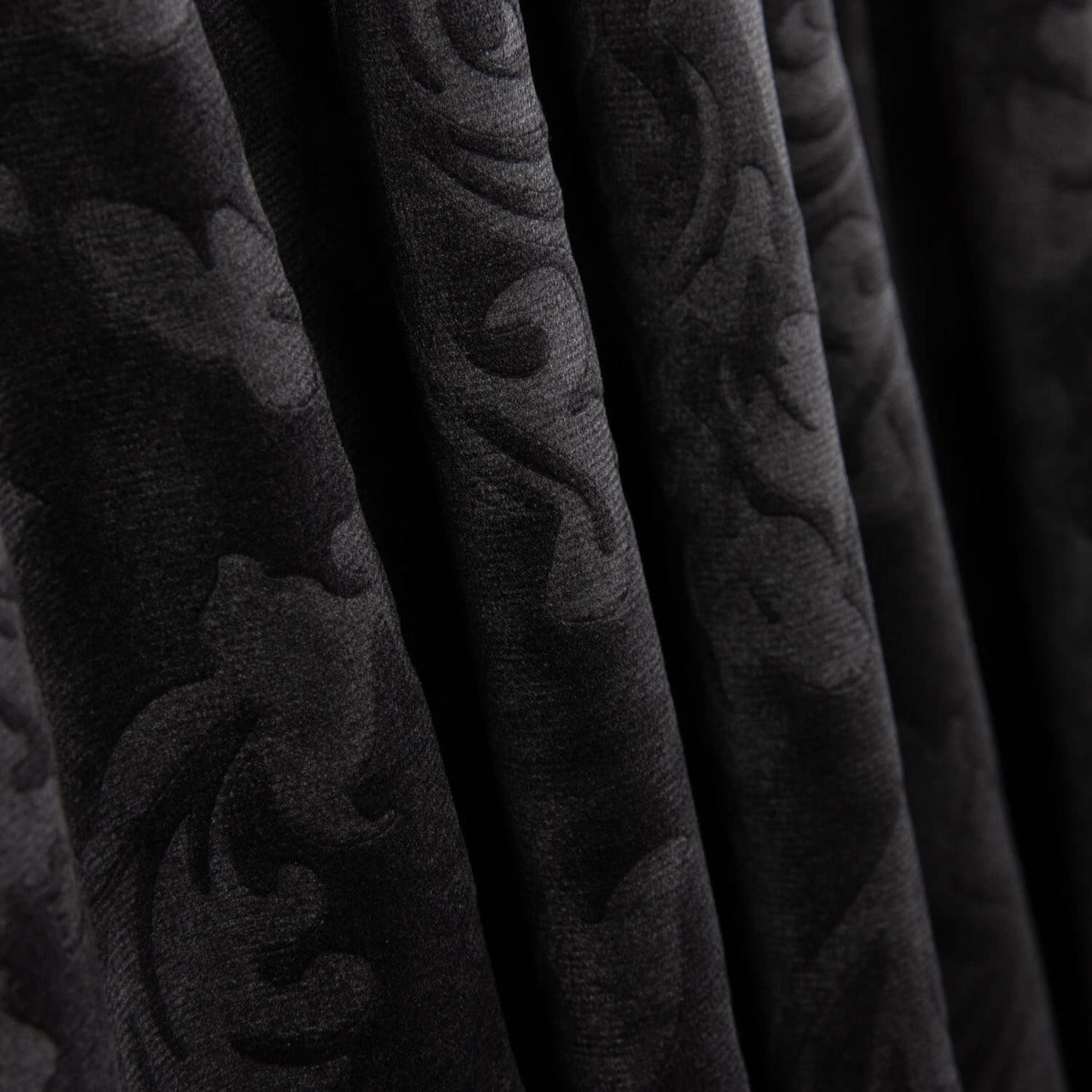 Schwarzer Jacquard-Samtstrick - Ribes y Casals