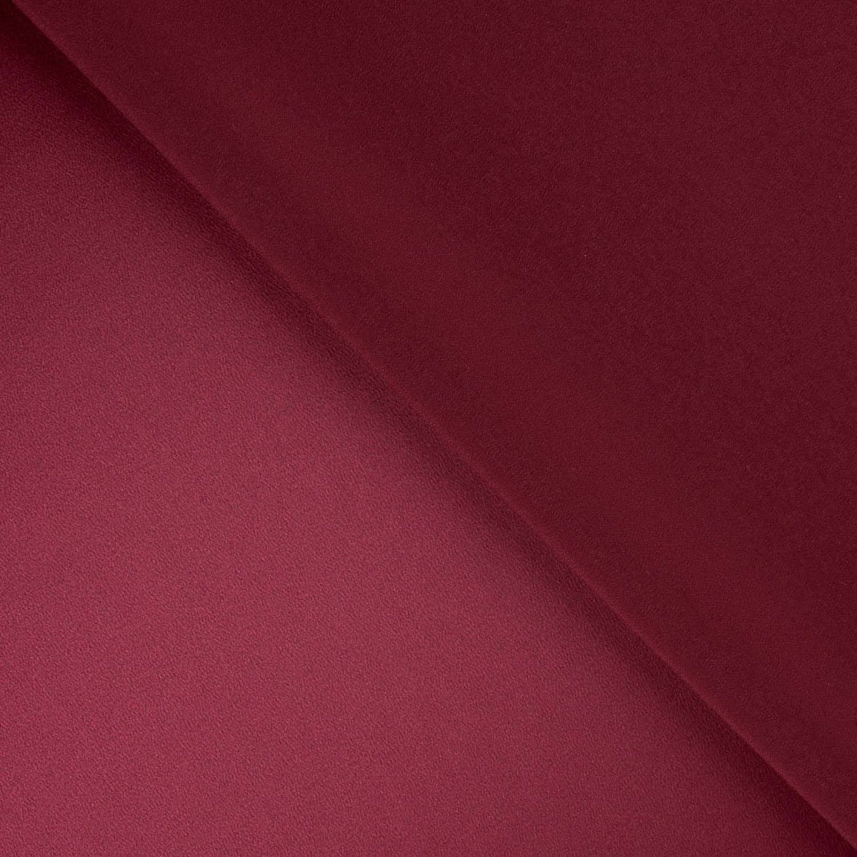 Satin-Spandex-Reststück „Fiesta“ in Granatrot – verschiedene Maße x Breite 150 cm - Ribes y Casals