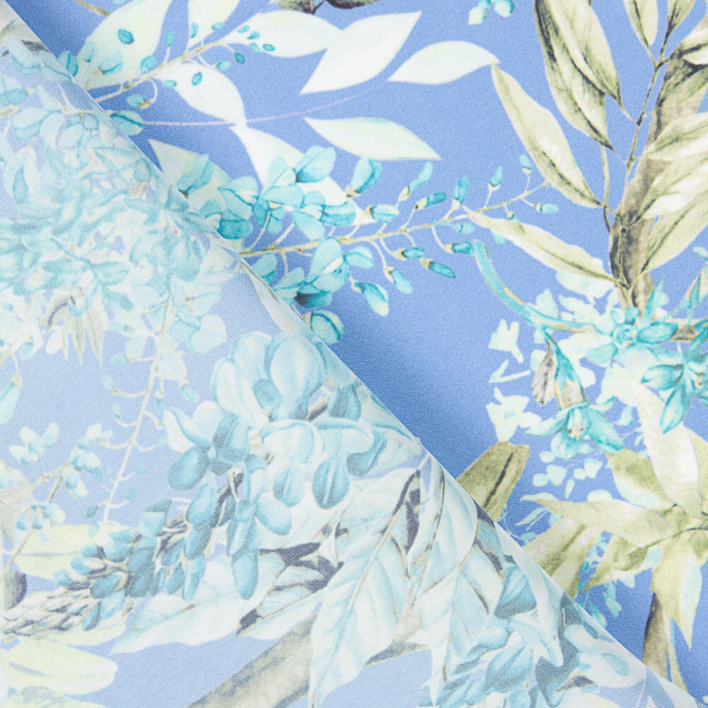 Hellblauer Satin mit Blumendruck - Ribes y Casals