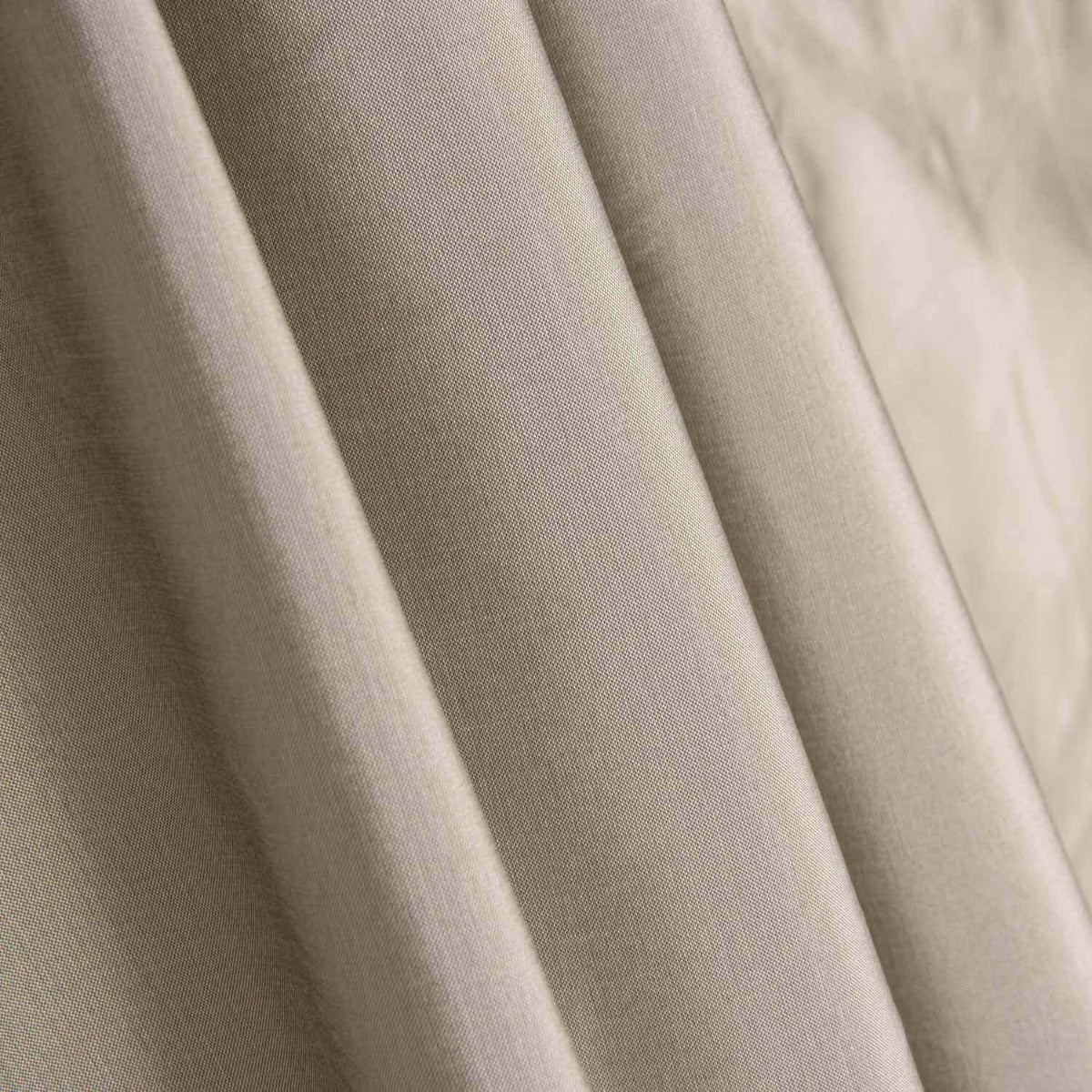 Stoffrest Taft, glatt, silberfarben – verschiedene Maße x Breite 140 cm - Ribes y Casals