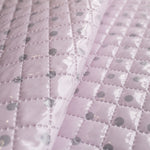 Gesteppter, plastifizierter, gesteppter Stoff mit rosa Polka Dots - Ribes y Casals