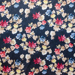 Stoff Satin Blume Schwarzer Hintergrund - Ribes y Casals